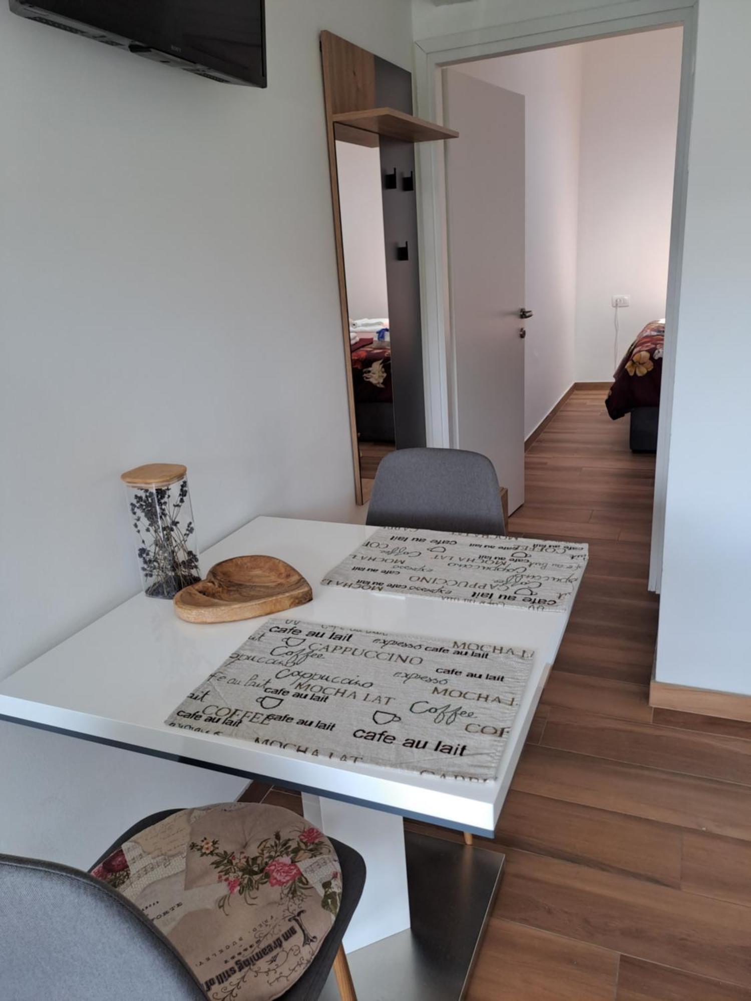 Mvm Apartment With Terrace 이졸라 외부 사진